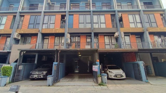 ทาวน์โฮมให้เช่า : ให้เช่าทาวน์โฮม 3.5 ชั้น ม.Haus 35 ซ.แจ้งวัฒนะ-ปากเกร็ด 35 ตกแต่งพร้อมอยู่