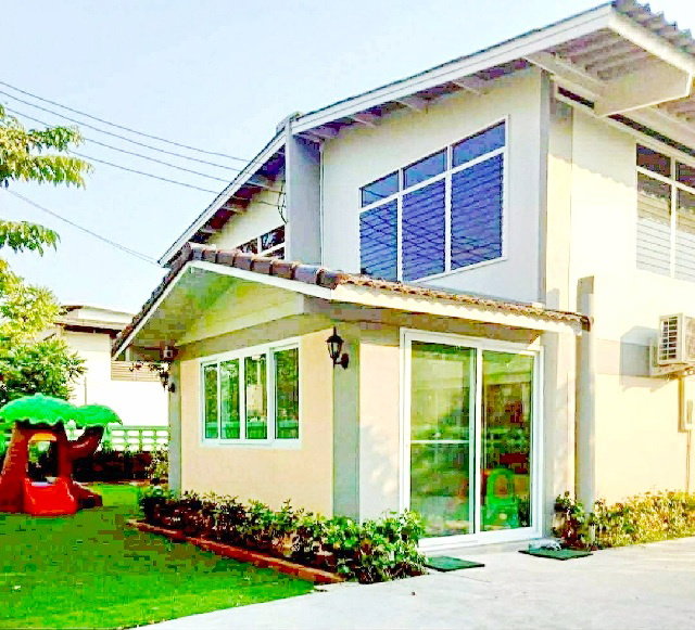 ARL บ้านทับช้าง 3.5 กม คฤหาสน์ 2 ชั้น 1ไร่ รร.นานาชาติแอสคอท 2.5 กม. สิ่งอำนวยครบครัน 3 นอน 3 น้ำ ตลาดการเคหะกรุงเทพกรีฑา 1.1 กม.