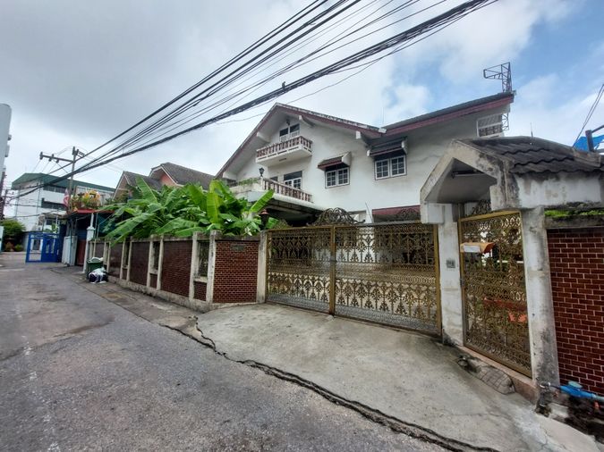 📍ใครกำลังมองหาบ้านย่านสาธุประดิษฐ์...หลังนี้คือ Rare Item ที่ต้องรีบคว้า‼️