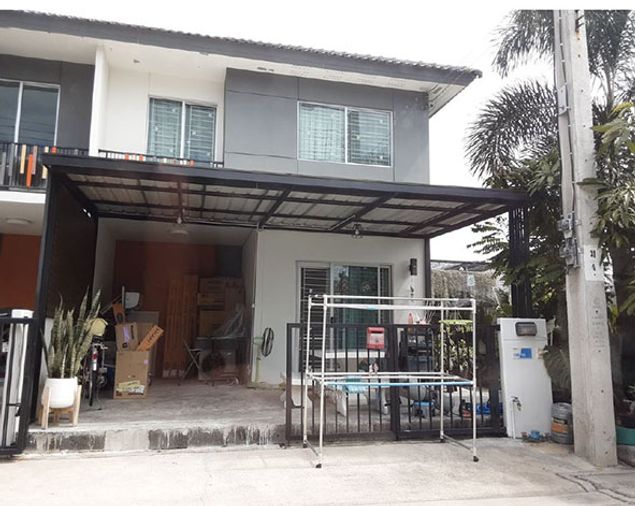 ทาวน์เฮ้าส์ เนื้อที่ทั้งหมด 102.4 ตารางเมตร 135/93 โครงการพฤกษาวิลล์ 118 (เลียบวารี-มีนบุรี) แขวงกระทุ่มราย เขตหนองจอก กรุงเทพมหานคร ราคา 2,420,000 บาท