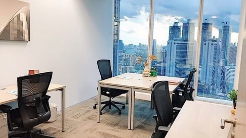 Serviced office for rent at Bhiraj Tower, EmQuartier, featuring a high-floor location with city views in the center of Phrom Phong.