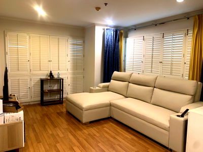 Condos for rent King's College International School Bangkok : Lumpini Park Riverside Rama 3.  Corner' rooms with Chao Phraya River view.