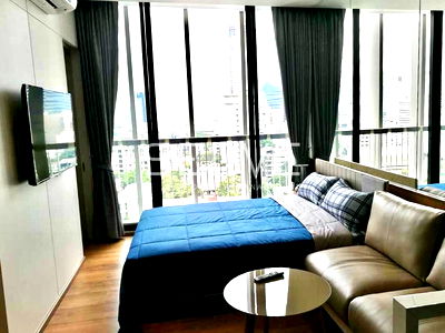 Condos for rent Khlong Toei : 🔥Hot Price 20K🔥- Studio 28.2 sq.m. High Fl. 10+ Good Location Close to BTS Phrom Phong 650 m. at Park 24 or Park Origin Phrom Phong Condo / For Rent