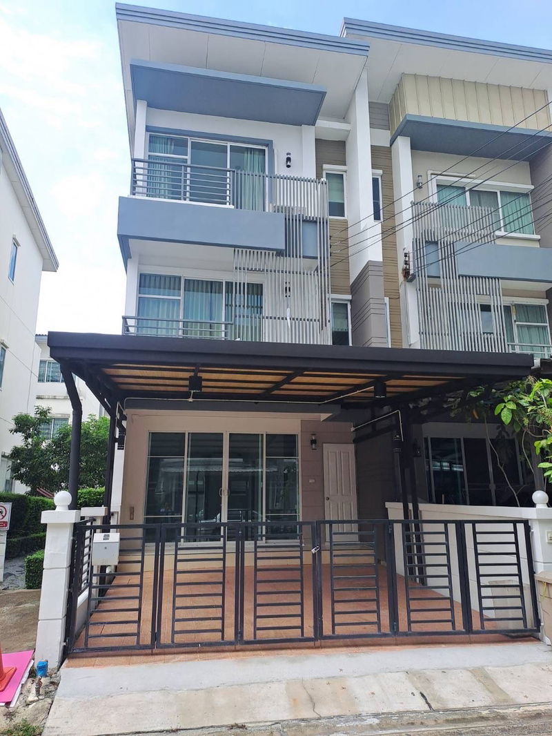 ขายทาวน์โฮม : ✅ขายด่วน ทาวน์โฮม 3 ชั้น ทาวน์ อเวนิว พระราม 9 Town Avenue Rama 9 ซอยกรุงเทพกรีฑา 7 