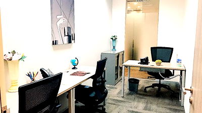 Office for rent Watthana : Serviced office for rent at Bhiraj Tower, EmQuartier, featuring a high-floor location with city views in the center of Phrom Phong.