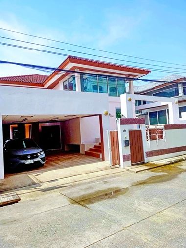 Soi On Nut 40-48 3-4bed Wisdom 101 2.4 km. MRT Srinakarin 1.9km. For rent 2-storey detached house mo