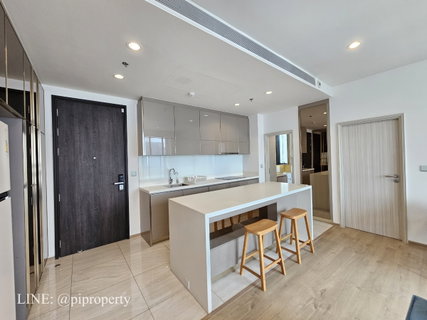 รูปภาพ BTS 0 meter condo rare Big 2 Bedrooms unit for rent in Quinn Sukhumvit 101, Onnut to Punnawithi living area BTS 0m 콘도 희귀한 퀸 수쿰빗 101