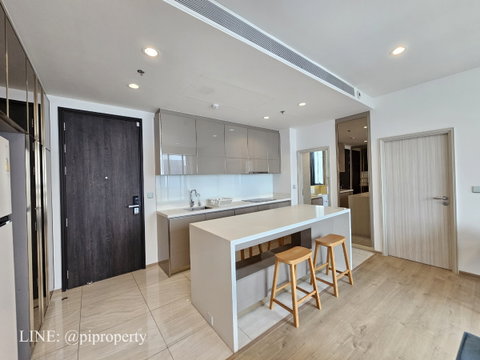 BTS 0 meter condo rare Big 2 Bedrooms unit for rent in Quinn Sukhumvit 101, Onnut to Punnawithi living area BTS 0m 콘도 희귀한 퀸 수쿰빗 101