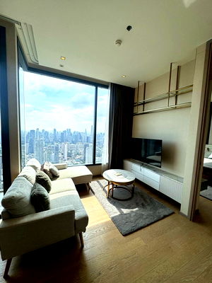Condos for rent Asoke Road : THE ESSE ASOKE 2 Bedroom 2 Bathroom with bathtub Condo Asoke fully furnished BTS Asoke MRT Sukhumvit 