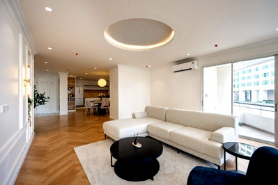 Condos for sale : LTH12550 - Moon Tower Condo FOR SALE Size 202 sqm. 3 beds 3 baths Near BTS Thong Lor Station ONLY 22 MB