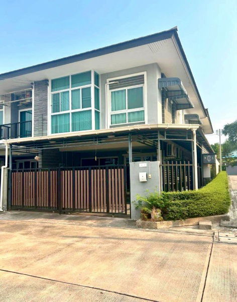 ขายทาวน์โฮม : ขายทาวน์เฮ้าส์ 2 ชั้น หมู่บ้านเดอะ ไฟน์เนส ทาวน์ ศรีราชา ชลบุรี 