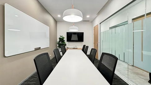 Modern Office Space for Rent at The Rice Tower Phayathai this location offers seamless connectivity and unmatched urban convenience.