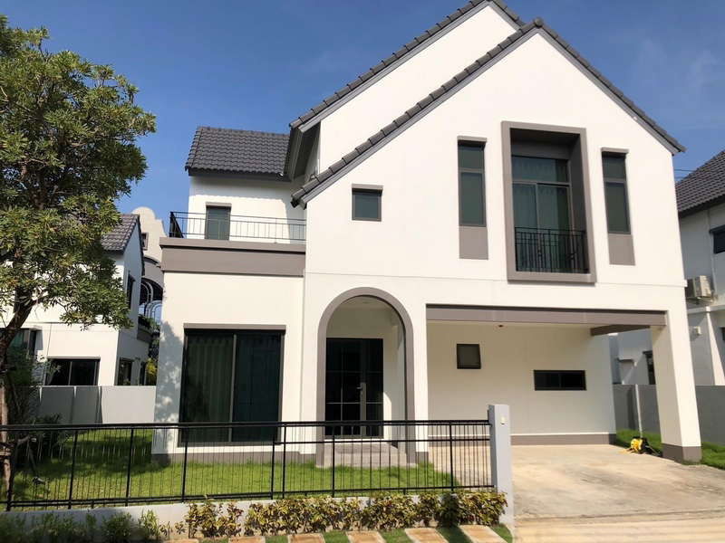 Houses for sale : For Sale House Saransiri Bangna Bangna-Trad Bang Sao Thong Samut Prakan BRE23088