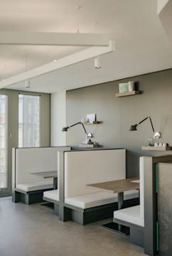 Service office space for rent, decorated in a minimalist style, complete with furniture and office equipment, Phaya Thai area