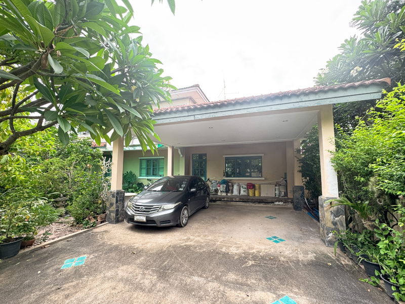 ขายบ้านเดี่ยว : 📍 ขอปล่อยต่อบ้านเดี่ยว 2 ชั้น "บ้านลดาวัลย์ เลค โคโรเนียล" เพียง 12.8 ล้าน อยู่บนทำเลคุณภาพ บริเวณใจกลางย่านบางบอน 