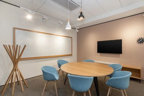 Service office for rent, Singha Complex, amazing view in the heart of Bangkok, spacious and modern, ready to welcome customers from around the world.