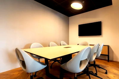 Office for rent Rama 4 Road :  Office space for rent, SO24 Building, fully furnished with office equipment, allowing you to work efficiently.