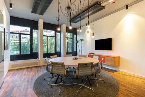 Office for rent in AIA Capital Center building, panoramic view, with office equipment that allows you to start working immediately.