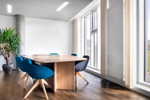 Service office for rent, Singha Complex, amazing view in the heart of Bangkok, spacious and modern, ready to welcome customers from around the world.