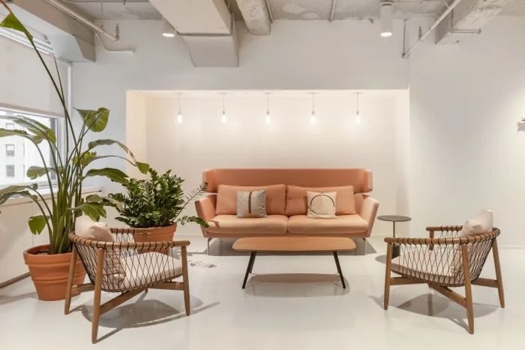 Office Space for Rent on the 37th Floor of Sathorn Square. Premium office space offers stunning panoramic views. Just 4-mins walk from BTS Chong Nonsi