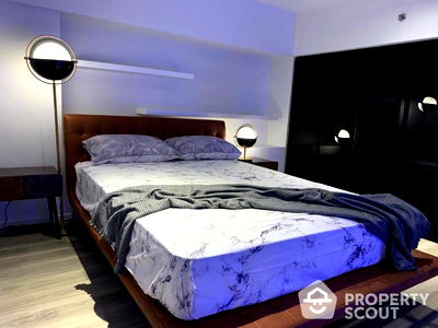 Condos for rent Sathorn Thani Tower : 1-BR Condo at The Lofts Silom near BTS Surasak (ID 1657806)