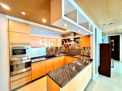 Condos for rent : 3 Beds with Bathtub 199 sq.m. Super High Fl. Good Location Close to BTS Phloen Chit 200 m. /For Rent-Athenee Residence