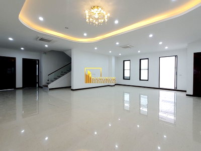 เช่าบ้านเดี่ยว วิทยาลัยพณิชยการบางนา : Expansive 5 Bedroom House For Rent in Phra Khanong - BR28067SH