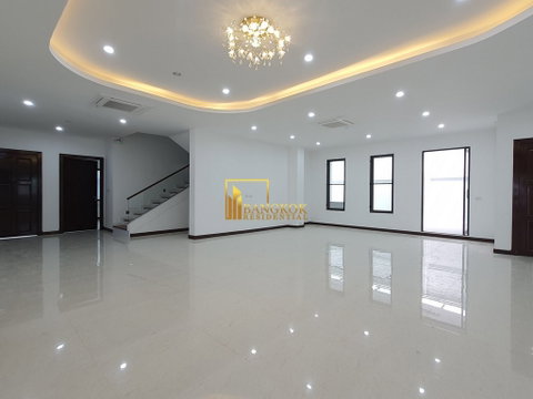 Expansive 5 Bedroom House For Rent in Phra Khanong - BR28067SH