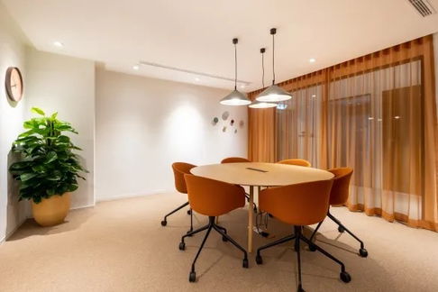 Flexible office space in the Central Business District of Phuket, at PKCD tower. Fully equipped with modern furniture and advanced technology.