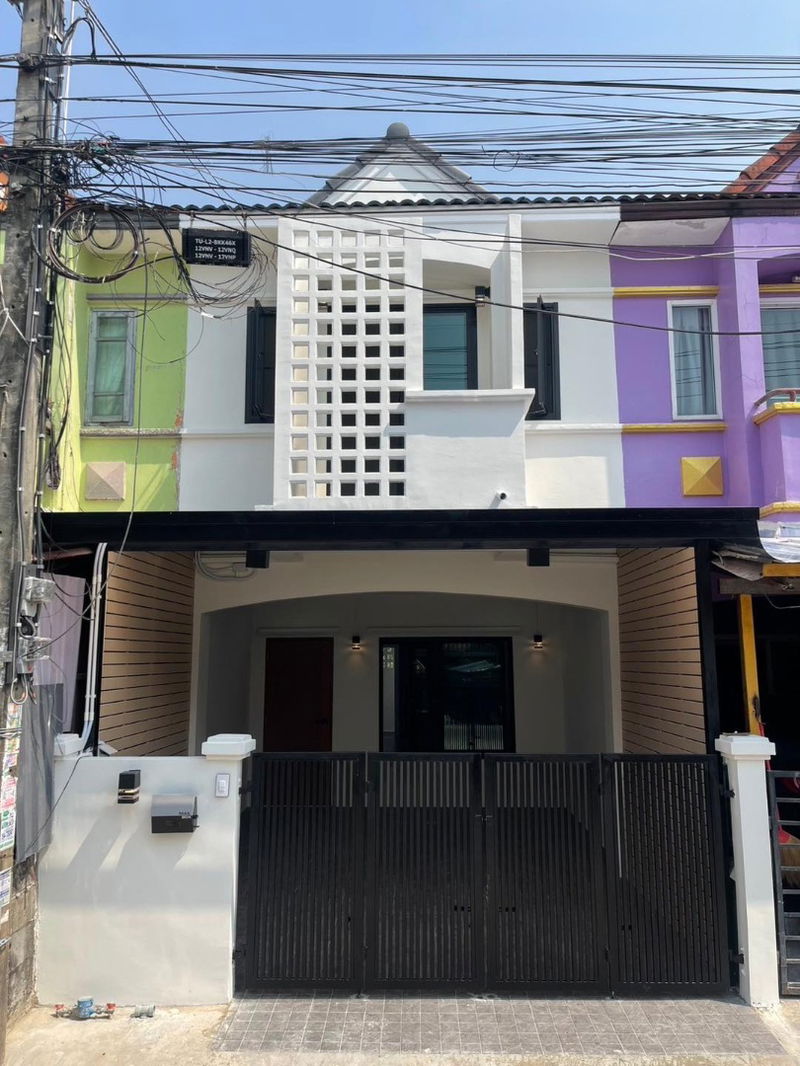 ขายทาวน์โฮม : 🎯 ขาย ทาวน์เฮ้าส์  2 ชั้น  รามอินทรา 🏡  รีโนเวทใหม่ทั้งหลัง  💸 ราคา 1.79 ล้าน  ฟรีโอน 🚀