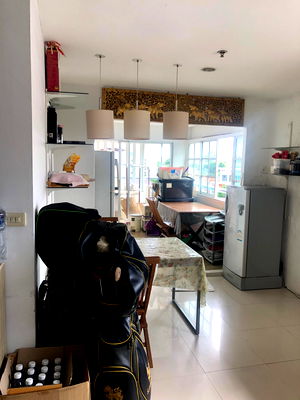 Condos for sale HomePro Ekkamai-Raminthra : Room For Sales Porthana Tower near the train station