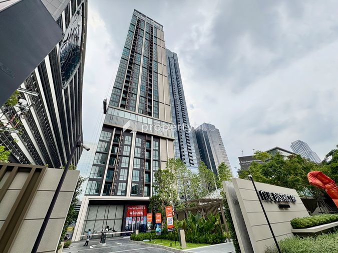 Nue District R9 Rama 9