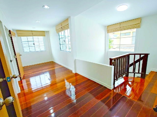 picture NIDA University 1.5km. RAIS Inter Sch 1.5km. For rent 2-storey house large size beautiful condition - 7/8