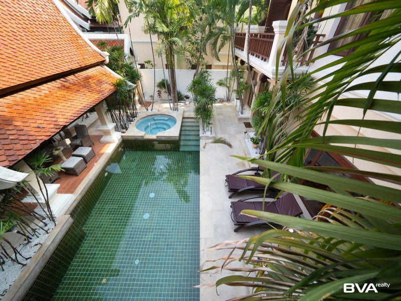 ขายบ้านเดี่ยว : ขายด่วน วิวทะเลมารีน่า หมู่บ้านหรูติดทะเล หาดนาจอมเทียน