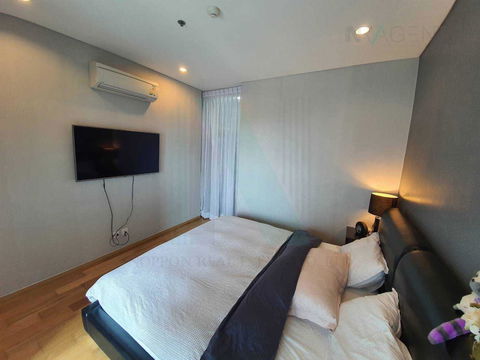 📌 For Rent Condo THE BREEZE NARATHIWAS Building 1, Floor 14,1 bed room, Room size 45.00 sqm