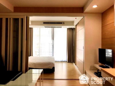 Condos for rent Silom Complex Department Store : 1-BR Condo at The Rajdamri near BTS Ratchadamri (ID 2130131)