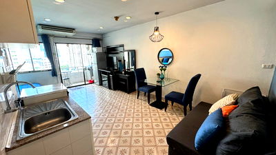 Condos for rent Khlong Toei : ✨ Saranjai Mansion | 4 mins to BTS Nana Studio | 35.15 SQM | 14th Floor   For Rent: THB 16,000  Line OA : @nathong97 [N3848]