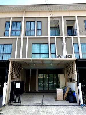 Townhouses for rent Krungthep Kreetha Road : For Rent 3-story Townhouse PATIO SRINAKARIN-RAMA 9 3 bedroom 3 bathroom