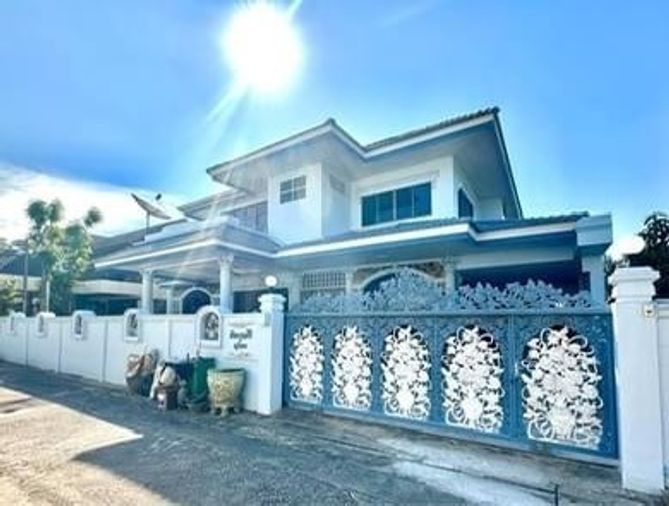 ให้เช่าบ้านเดี่ยว 6 ห้องนอน 480 ตร.ม. 120 ตร.ว. เขตตลิ่งชัน
