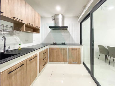 📌 For Sell Town house BAAN KLANG MUANG THE EDITION SATHORN-SUKSAWAT 3-story 3 bedroom 3 bathroom