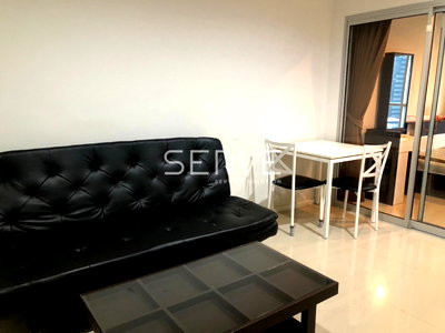 Condos for rent : 1 Bed Large Room City View Fully furnished  Condo High Rise Good Location MRT Phra Ram 9 400 m. @ Aspire Rama 9  