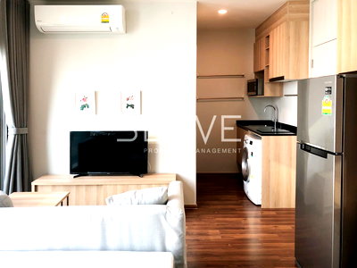 Condos for rent : Nice Room & Good View Studio High Fl Condo in Ratchada Area Next to MRT Thailand Cultural Centre 80 m.@ Noble Revolve Ratchada 2