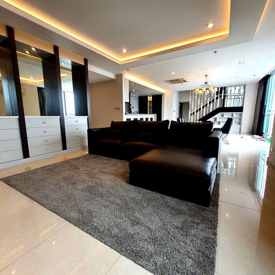 Condos for rent Rattana Bandit University (Rbac) : Penthouse Duplex / High Floor / 2 Floors Luxury Srinakarin / The Four Wings Residence Srinakarin