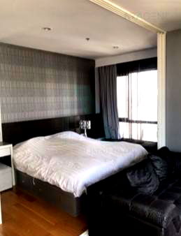 Condos for rent : For rent The Vertical Aree 1 bedroom 22nd floor near BTS Aree.