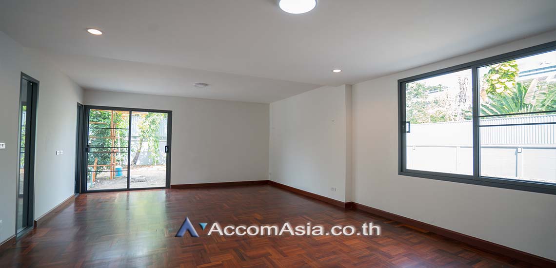 รูป 🔼🔽 AccomA 📩  Spacious Family Home with Pool and Lawn (10003201) - รูปที่ 10/20