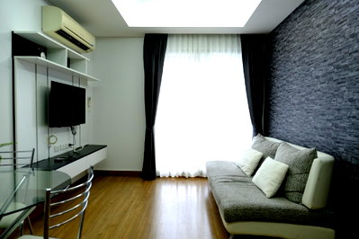 Condos for rent : Condo for Rent: Thru Thonglor Approx. 800 meters from Makkasan Airport Rail Link Station