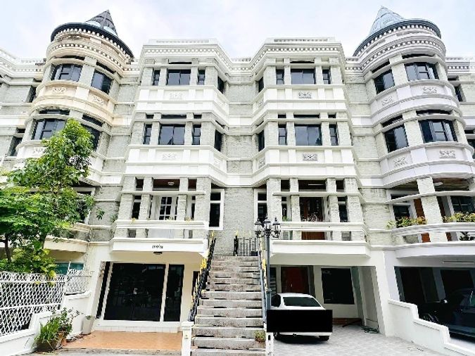 ARL Makkasan 570m. For rent luxury townhouse 4-storey 534sq.m.34 sq.wa.MRT Phetchaburi 550m. Sukhumv