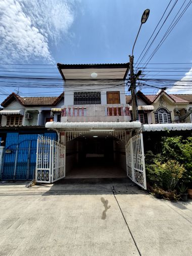 ให้เช่าทาวน์โฮม 3 ห้องนอน 160 ตร.ม. 20 ตร.ว. อินทราวิลล่า