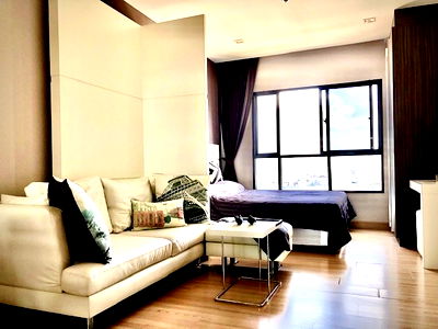 เช่าคอนโด BTS สะพานตากสิน : เช่าคอนโด Urbano Absolute Sathon - Taksin/เออร์บาโน่ แอบโซลูท สาทร - ตากสิน (D6806008) ID Line : @condo888