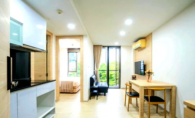 Condos for rent Sathorn Thani Tower : rent: Klass Silom, beautiful room, newly renovated, ready to move in, near BTS Chong Nonsi. Interested, add Line @841qqlnr